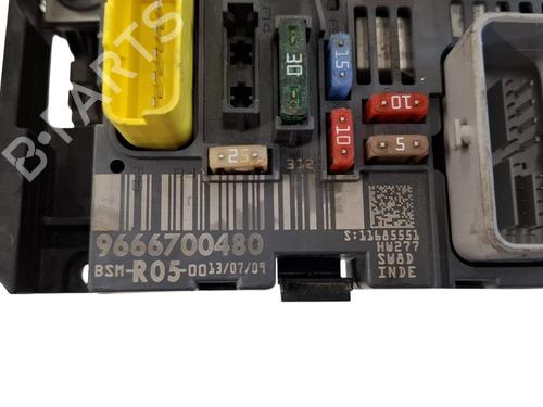 Used Fuse box Fuse box 36635829 36635829