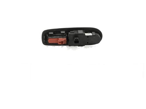 switch-peugeot-407-coupe-6c_-2005-36620236 main image