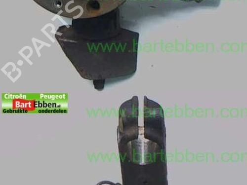 Used Left front steering knuckle Left front steering knuckle PEUGEOT 607 (9D, 9U) 2.0 (136 hp) 36601825 36601825