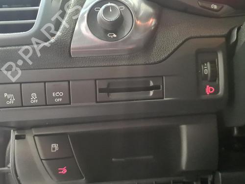 Switch CITROËN DS5 2.0 HDi 200 Hybrid4 All-wheel Drive | BP36627214I30 - Image 34