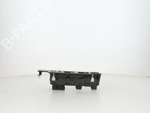 switch-citroen-c4-picasso-ii-2013-36820655 main image