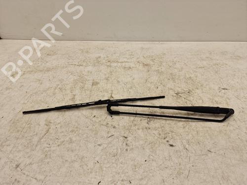 Used Front windshield wiper arm Front windshield wiper arm 37480544 37480544