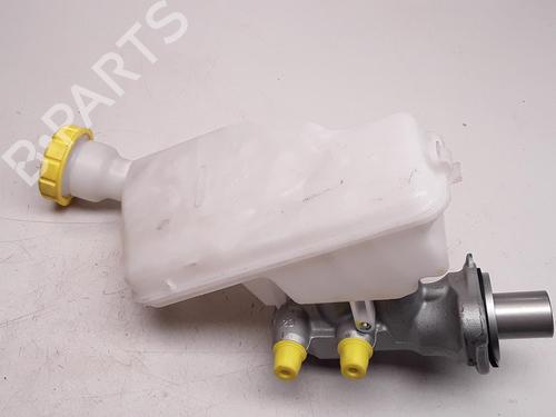 brake-master-cylinder-peugeot-2008-i-cu_-2013-36617590 main image