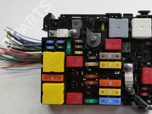 Used Fuse box Fuse box PEUGEOT 3008 II SUV (MC_, MR_, MJ_, M4_) 1.6 THP 165 (M45GYW, M45GZW, M45GYV) (165 hp) 36619932 36619932