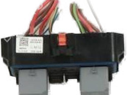 Used Fuse box Fuse box 36638376 36638376