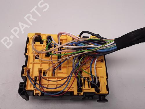 Used Fuse box Fuse box 36616560 36616560