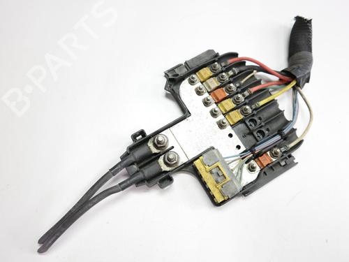 Used Fuse box Fuse box 36616055 36616055