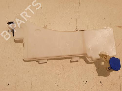 Used Windscreen washer tank Windscreen washer tank 36619919 36619919