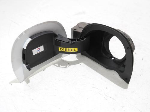 fuel-flap-citroen-c4-cactus-2014-36619586 main image