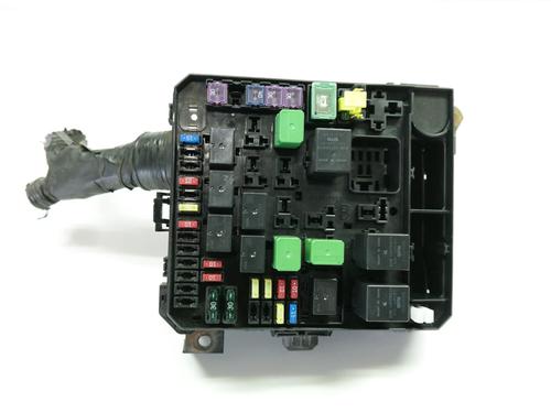 Used Fuse box Fuse box CITROËN C-CROSSER (VU_, VV_) 2.2 HDi (156 hp) 36615734 36615734
