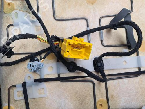 Left front seat CITROËN C3 Picasso (SH_) 1.4 VTi 95 (SH8FSC, SH8FP0, SH8FP6) | BP36607571C15 - Image 3