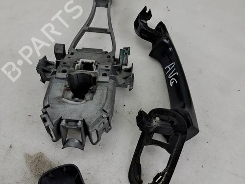 Używane Klamka zewnętrzna drzwi przednich lewych Klamka zewnętrzna drzwi przednich lewych VOLVO V50 (545) 1.6 D (109 hp) 37397948 37397948