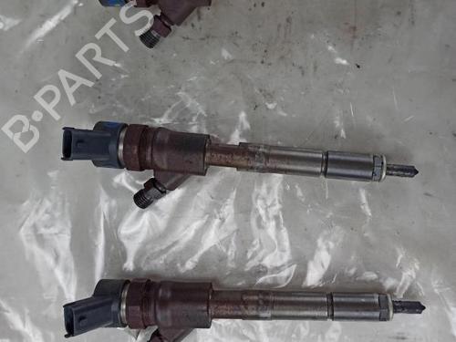 Inyector Inyector TOYOTA YARIS (_P1_) 1.4 D-4D (NLP10_, NLP10R) (75 hp) 37380272 37380272