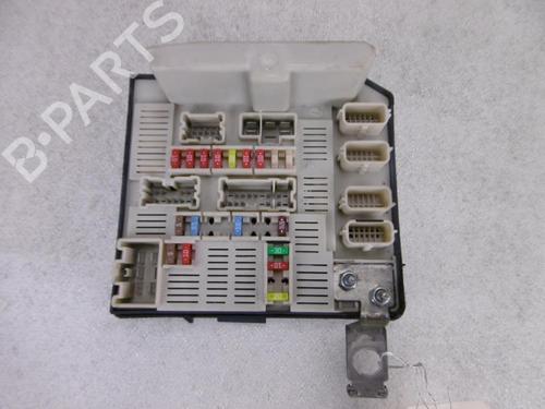 Used Fuse box Fuse box 37377605 37377605