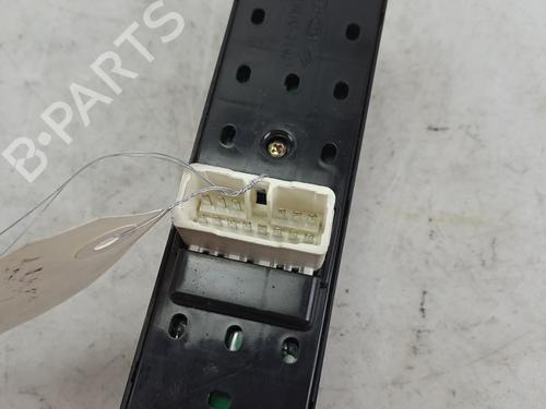 Left front window switch HYUNDAI TUCSON (JM) 2.0 CRDi | BP37394082I27 - Image 2
