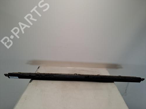 Sideskirt rechts Sideskirt rechts RENAULT KOLEOS I (HY_) 2.0 dCi (HY0K) (150 hp) 37393224 37393224