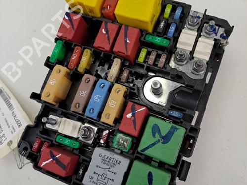 Used Fuse box Fuse box 37389648 37389648