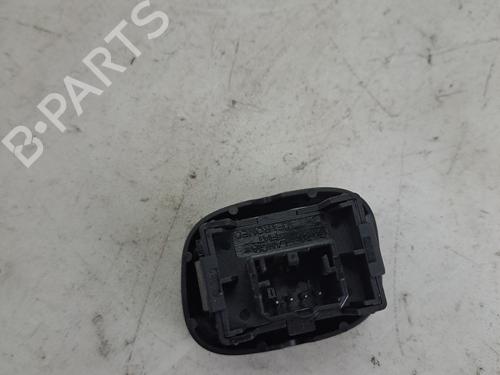 Mando elevalunas delantera derecho Mando elevalunas delantera derecho FIAT PANDA (312_, 319_) 0.9 (312PXG1A) (86 hp) 37394194 37394194