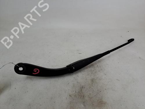 Used Front windshield wiper arm Front windshield wiper arm 37395631 37395631