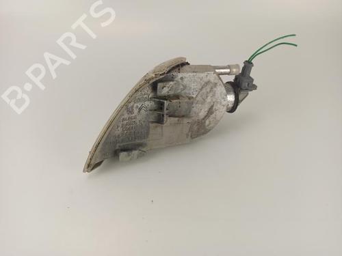 right-front-indicator-citroen-saxo-s0-s1-1996-1997-1998-1999-2000-2001-2002-2003-2004-37380977 main image