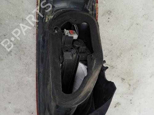 Piloto trasero derecho Piloto trasero derecho FIAT CROMA (194_) 1.9 D Multijet (194AXC1B, 194AXC12) (150 hp) 37387980 37387980