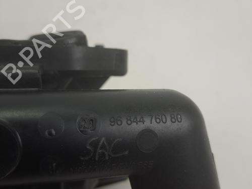 Used Thermostat housing Thermostat housing 37391759 37391759