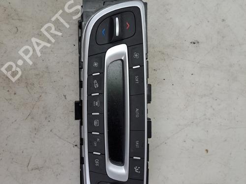 climate-control-renault-megane-iii-hatchback-bz01_-b3_-2008-37389319 main image