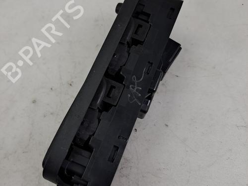 Używane Przełącznik szyby przedniej lewej Przełącznik szyby przedniej lewej VOLVO V50 (545) 1.6 D (109 hp) 37397951 37397951