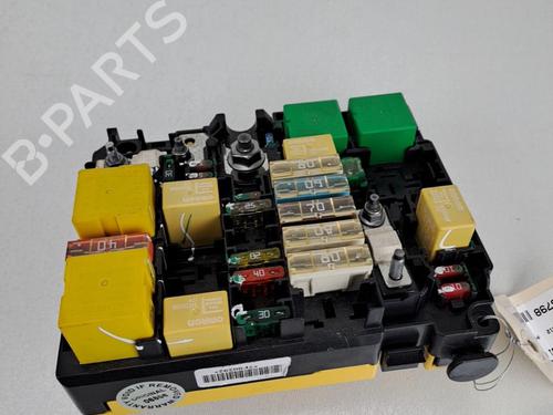 Used Fuse box Fuse box 37383793 37383793