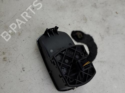 Mando elevalunas delantera derecho Mando elevalunas delantera derecho OPEL CORSA D (S07) 1.2 (L08, L68) (80 hp) 37396427 37396427