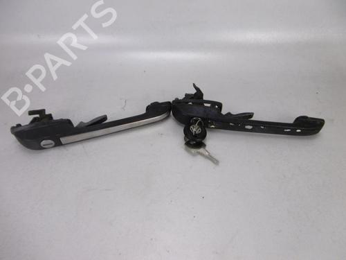 Used Front left exterior door handle Front left exterior door handle 37378011 37378011