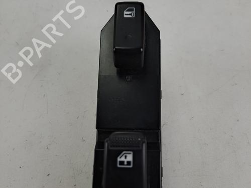 Mando elevalunas delantera derecho Mando elevalunas delantera derecho KIA SPORTAGE II (JE_, KM_) 2.0 CRDi (140 hp) 37394634 37394634