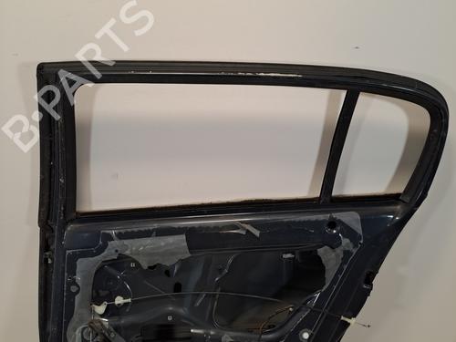 Dør høyre bak Dør høyre bak OPEL SIGNUM Hatchback (Z03) 1.9 CDTI (F48) (150 hp) 37377927 37377927