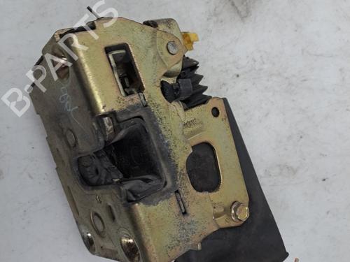 Serratura anteriore sinistra Serratura anteriore sinistra RENAULT CLIO I (B/C57_, 5/357_) 1.2 (B/C/S57A, B/C57S, 5/357F, 5/357J, 5/357L, 5/357R) (58 hp) 37398254 37398254