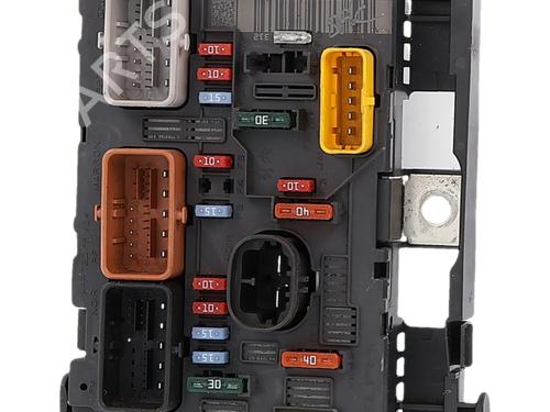 Used Fuse box Fuse box 38295734 38295734