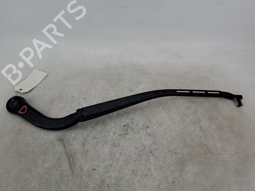 Used Front windshield wiper arm Front windshield wiper arm 37388446 37388446