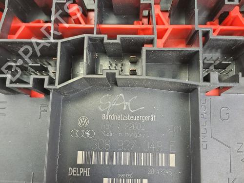 Used Fuse box Fuse box 37399523 37399523