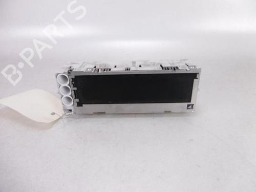 display-monitor-renault-megane-iii-hatchback-bz01_-b3_-2008-37378523 main image