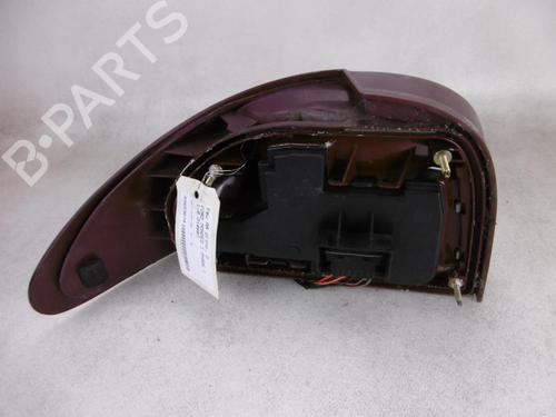 Fanale posteriore destro Fanale posteriore destro FORD MONDEO I (GBP) [1993-1996] 37377700 37377700