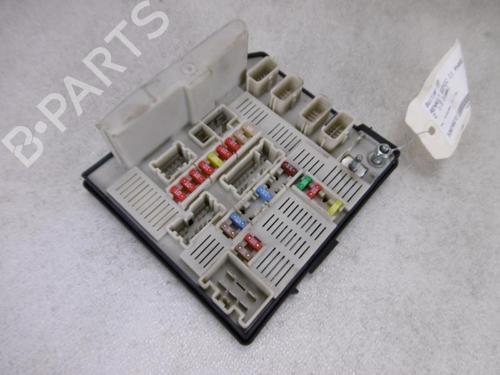 Used Fuse box Fuse box 37377710 37377710