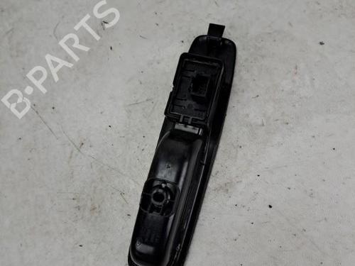 Venstre bagtil elrude kontakt Venstre bagtil elrude kontakt RENAULT MEGANE IV Hatchback (B9A/M/N_) 1.2 TCe 130 (B9MR) (130 hp) 37386663 37386663