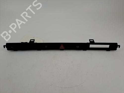 comutador-botao-4-piscas-audi-a8-d3-4e2-4e8-2002-2003-2004-2005-2006-2007-2008-2009-2010-37391525 main image