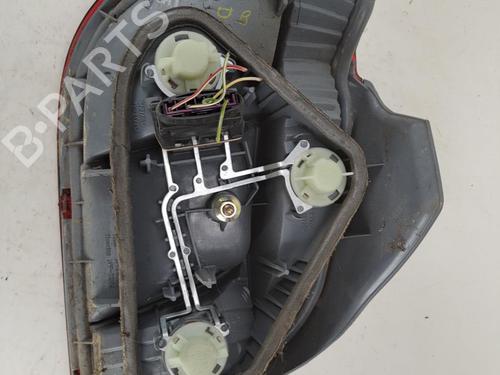 right-taillight-toyota-yaris-_p1_-1999-2000-2001-2002-2003-2004-2005-37381806 main image