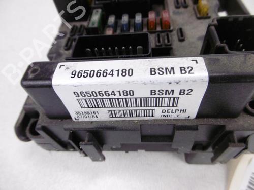 Used Fuse box Fuse box 37378405 37378405