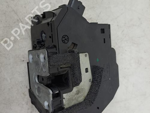 Højre bagtil lås Højre bagtil lås RENAULT CAPTUR I (J5_, H5_) 1.5 dCi 90 (J5N4, J5M5, J5MW, J5M6, J5AL, J5AJ) (90 hp) 37398979 37398979