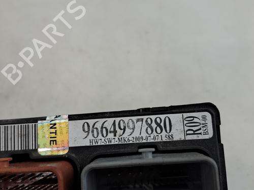 Used Fuse box Fuse box 37399845 37399845