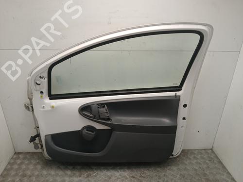 Dør højre fortil Dør højre fortil TOYOTA AYGO (_B1_) 1.4 D-4D (WNB10_, WNB10R) (54 hp) 37369606 37369606