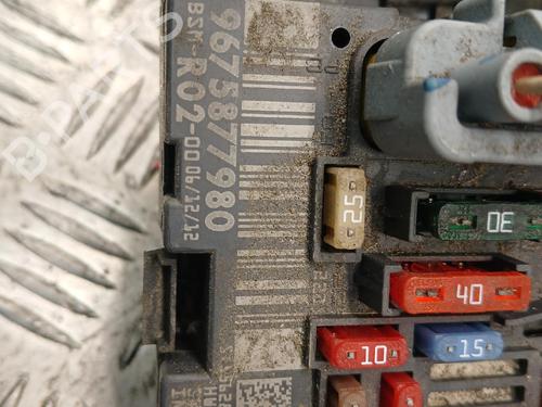 Used Fuse box Fuse box 39570066 39570066