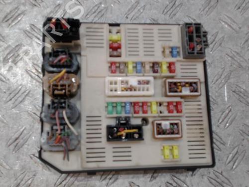 Used Fuse box Fuse box 37361834 37361834