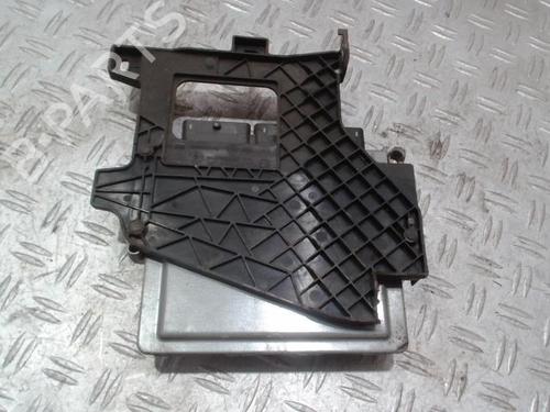 engine-control-unit-ecu-renault-megane-iv-hatchback-b9amn_-2015-37359270 main image